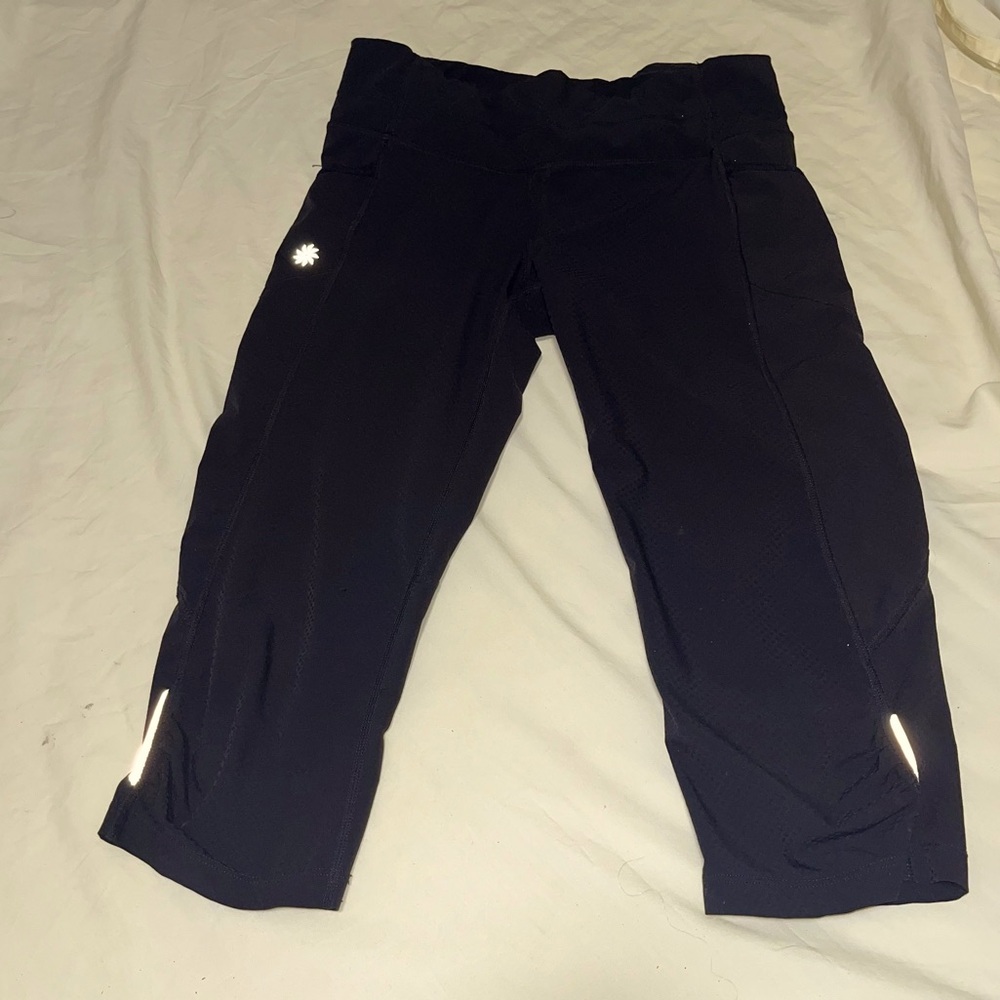 Athleta Cropped capri Black Leggings Size Small